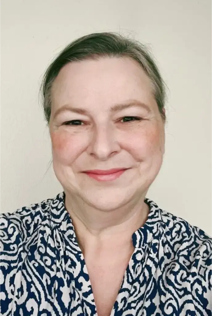 Das Bild zeigt ein Portrait von Caroline Hummel.