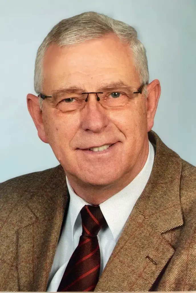 Das Bild zeigt ein Portrait von Siegfried Strottner.